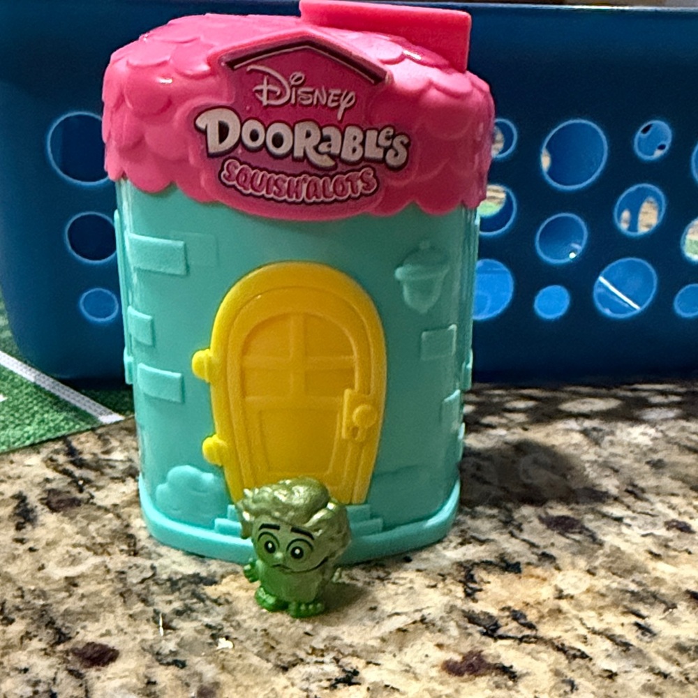 Disney Doorables Squishalot